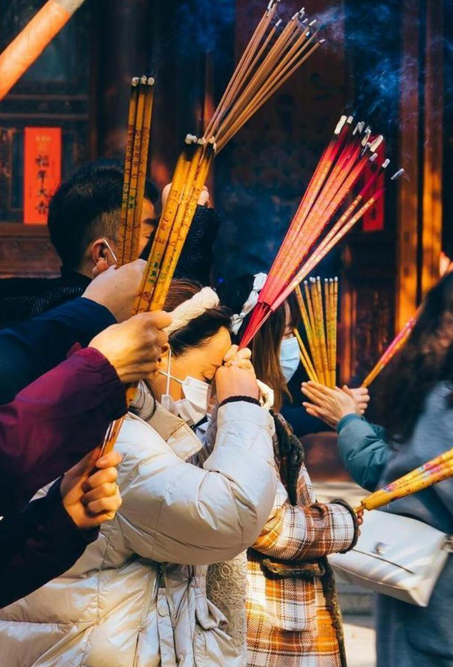 烧香为何要用单数？