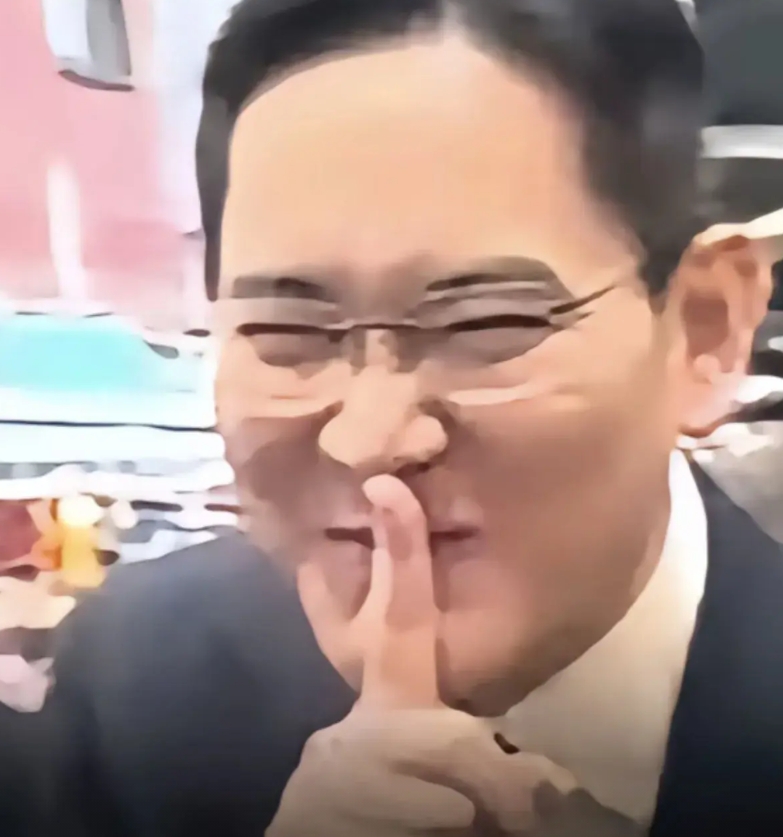 三星公子李在镕，在文在寅执政期被搞怕了，几次进去坐大牢，现在尹锡悦当政他就老老实