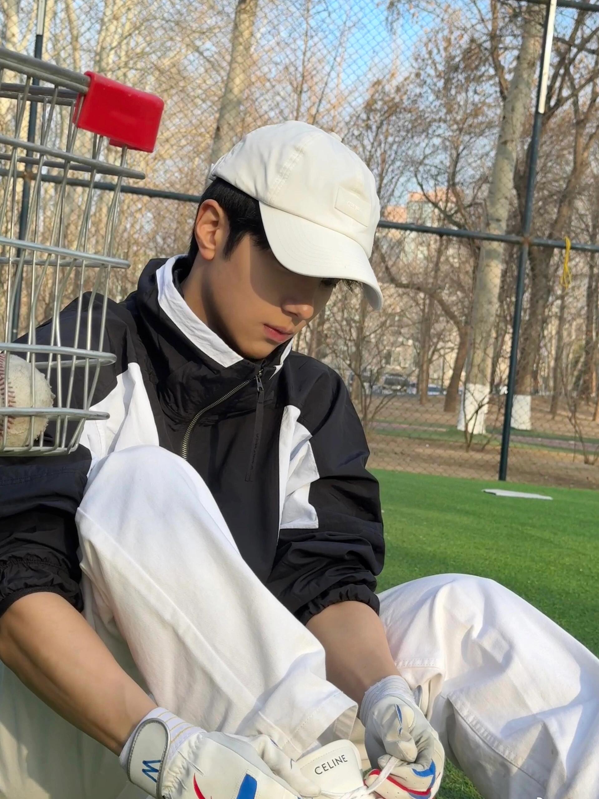 他真的好适合这种风格啊