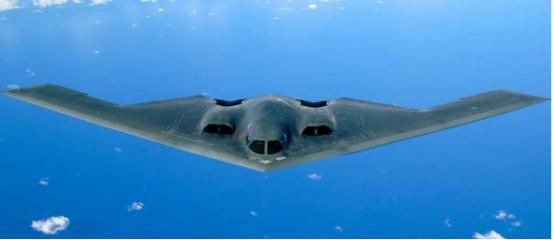 制霸天空还是扛不住？H-20轰炸机或将远超B-21突袭者

美国的B-21突袭者