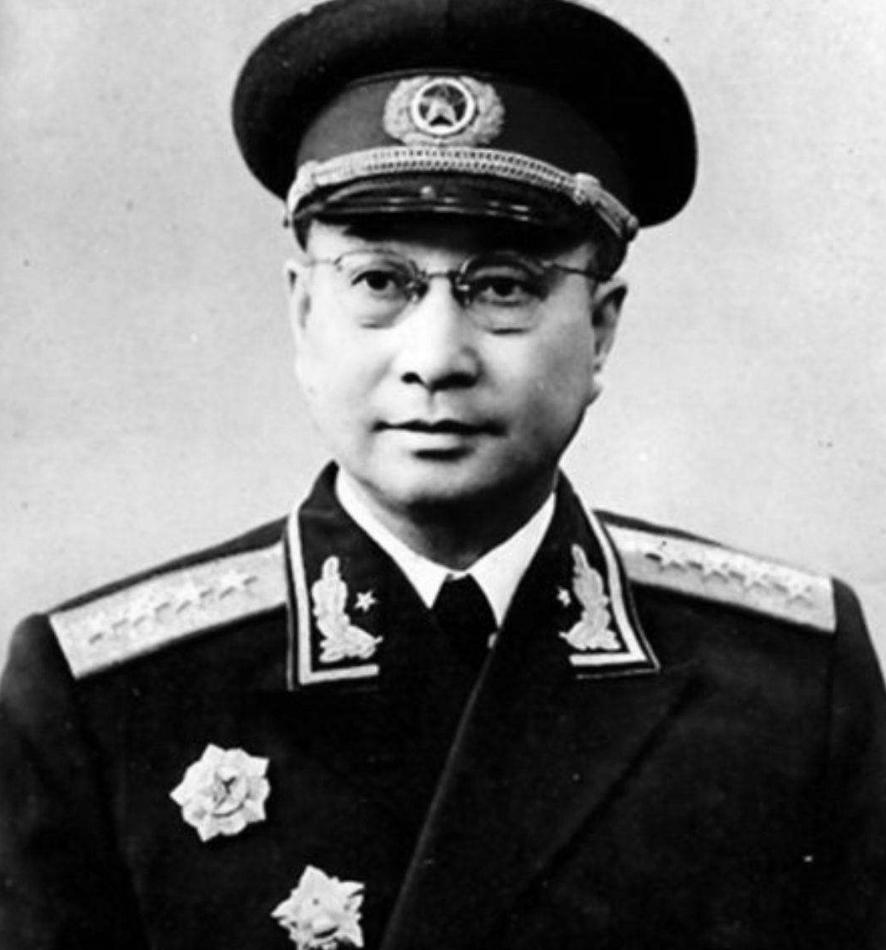 1953年，毛主席想把陈赓将军调到军委工作，不成想陈赓却突然提出了一个要求，主席