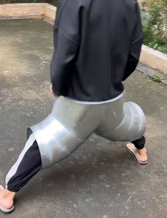 这裤子根本穿不烂