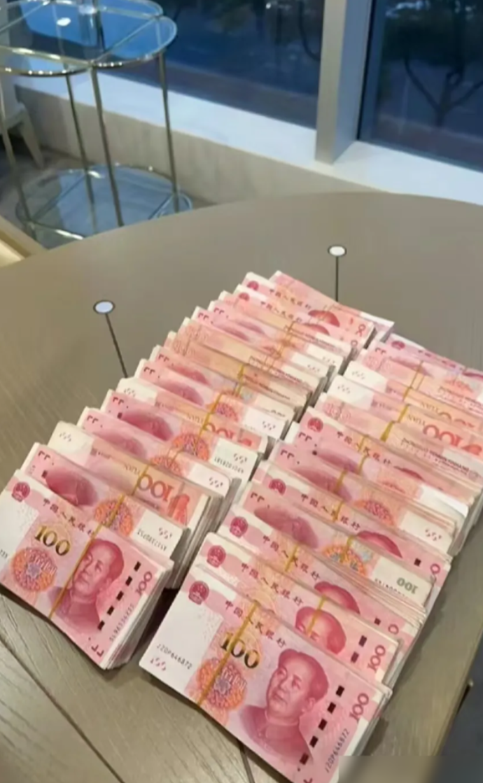 江苏徐州一对夫妻把560万房屋拆迁款都给了儿子后，女儿知道后，从此再没有跟两位老