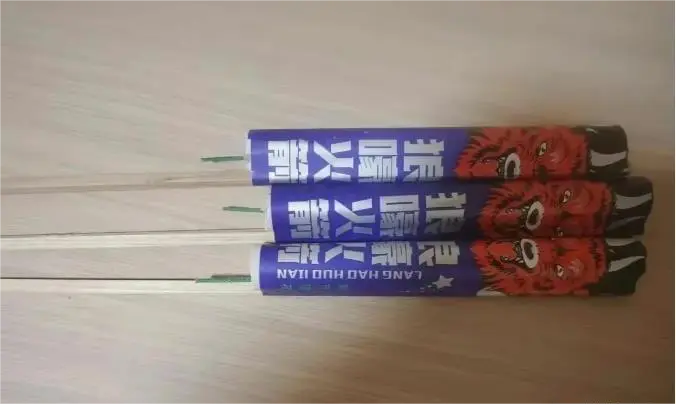 “大过年的竟有这种悲剧”！河南开封，10岁男孩大年初二经过网红桥，不慎被烟花扎住