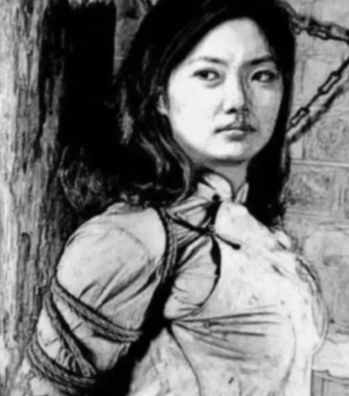 1942年，日军抓住一名八路军的女情报员，他们对其施加酷刑，就在她奄奄一息之际，