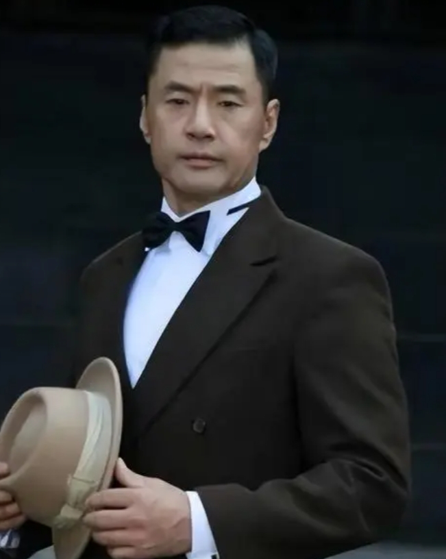 于荣光：为何能从京剧舞台走向香港影坛巅峰