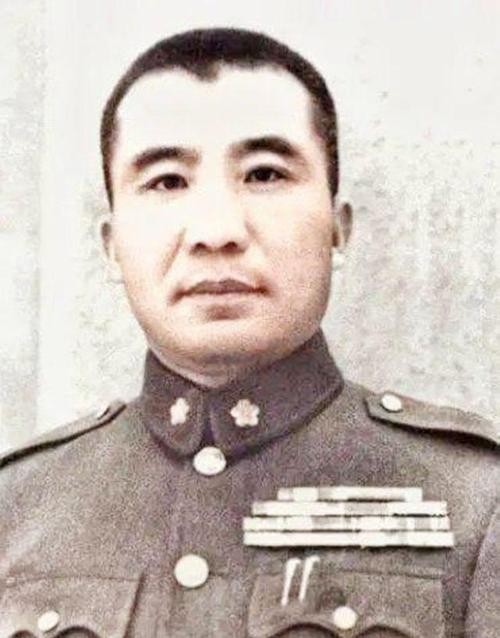 1948年，解放军攻破济南后，在王耀武家搜出两辆拖拉机。他回答说，是国外友人送的
