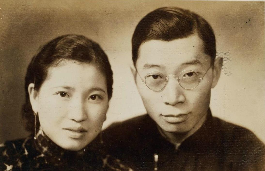 [浮云]二十世纪六十年代，傅雷夫妇双双上吊自尽，骨灰却无人敢去认领，就在这时，一