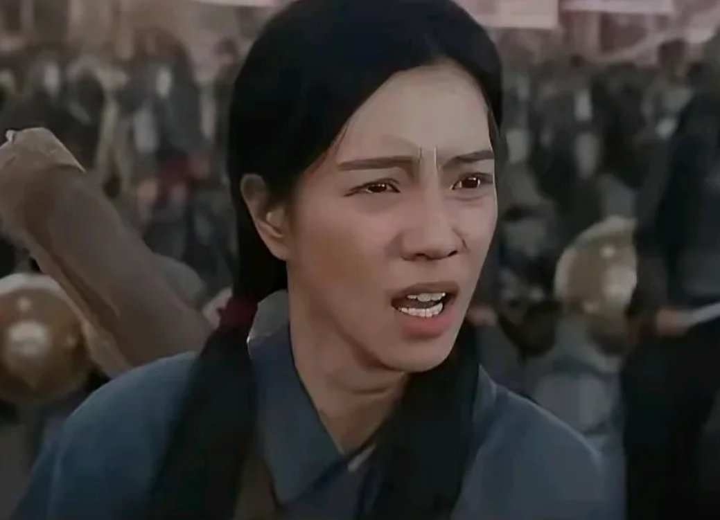 翁美玲，李一桐她们的黄蓉虽然会武功，但我觉得可以用我的王八拳试试看谁厉害，这个最