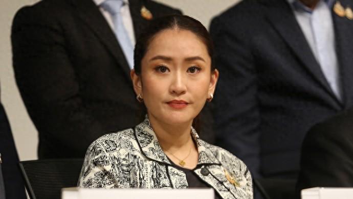 佩通坦当选泰国总理后的首次发言，有六个出乎意料的地方：

第一，没想到自己15号