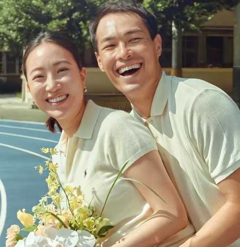 杨祐宁在演艺圈中以出色的演技和阳光的形象著称，而他的老婆同样是一位才貌双全的女性