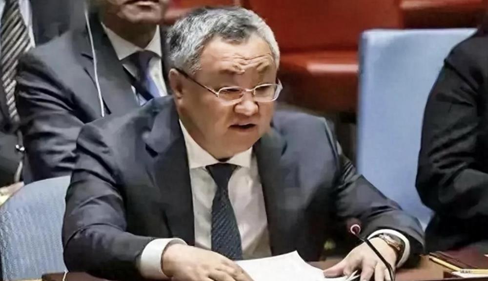 
叙利亚危机再起，反政府武装数天内便拿下第二大城市阿勒颇，局势何去何从之际，中方