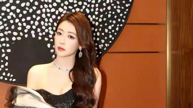 美图欣赏 陈紫函：身姿曼妙，尽显成熟女性魅力