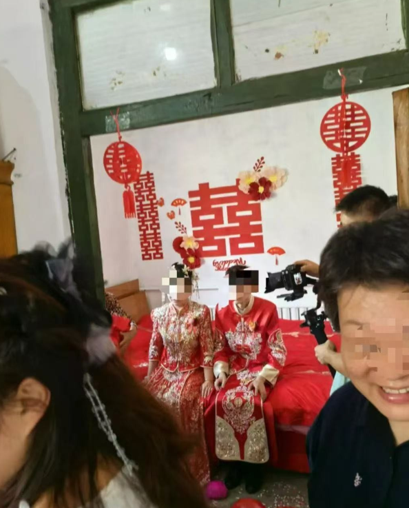 “鸡飞蛋打！”福建福州，老汉的儿子一直没取上媳妇，心里很是着急，于是便找到媒人，