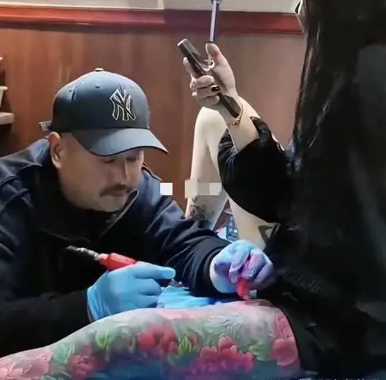 佩服纹身师[笑哭][笑哭][笑哭]