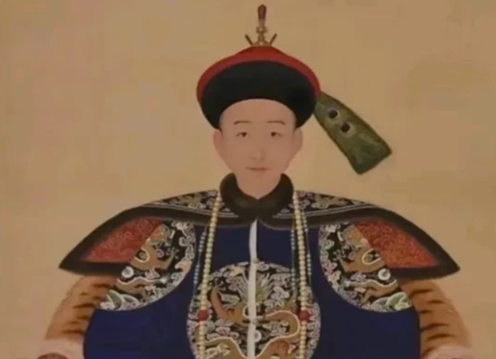 额尔登额不救明瑞，比较合理的一个解释就是，额尔登额为报富德的知遇之恩，但是没有把