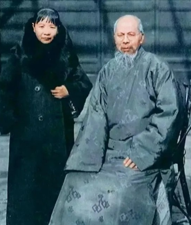 有一次，93岁的齐白石闹着让子女们给他续弦。子女们没办法，只好经过千挑万选后，给