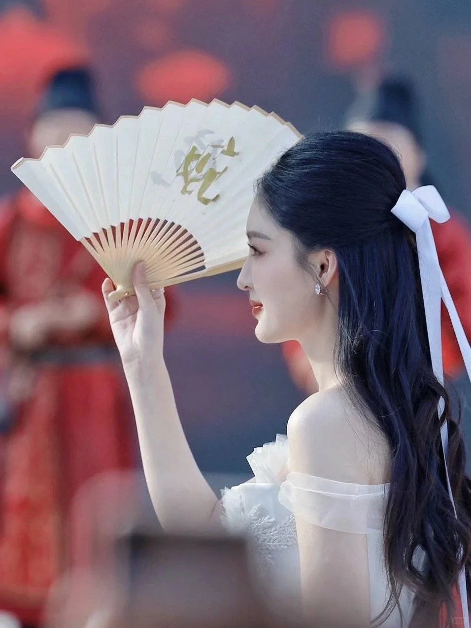 不是…这是李沁？？！
真的太绝了！生图都长那么牛波一！！
又美又白 美的居然如此
