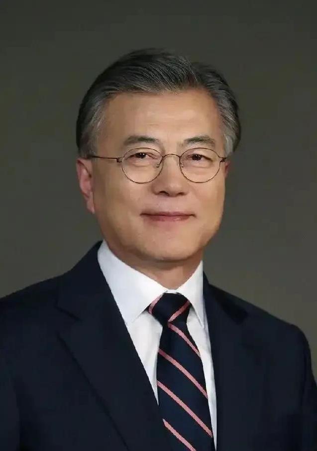 文在寅“遗产”与尹锡悦之局
尹锡悦这次可算是结结实实栽了跟头，这里面文在寅起的作