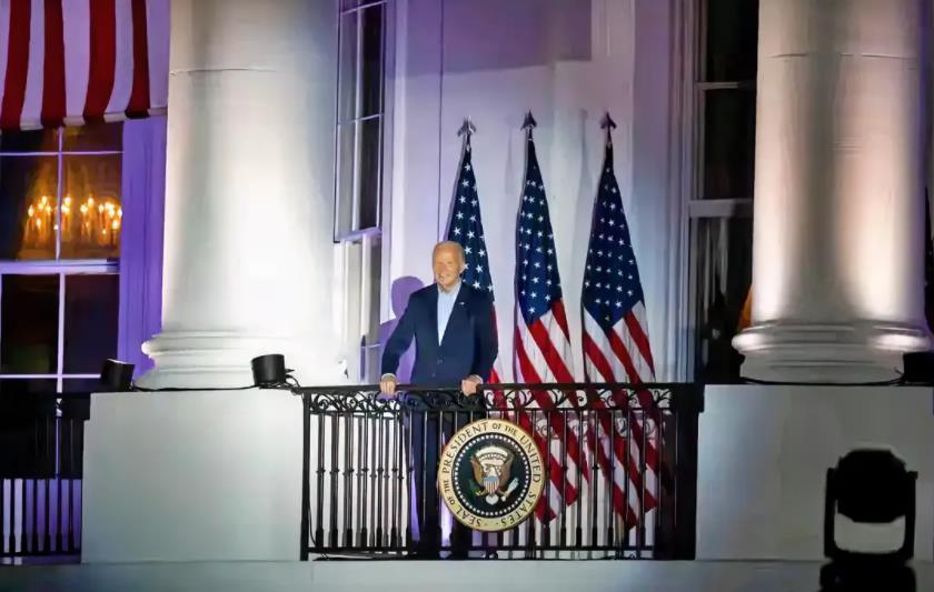 老登的退隐，无疑为老特之路增设了重重考验。公正而言，两位资深政坛人物的较量，原本