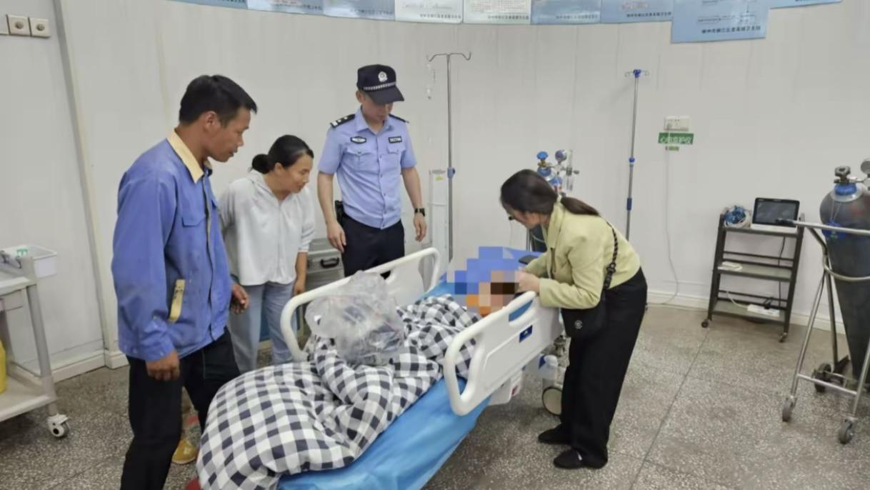 广西柳州3岁男童走失，次日在山上被警方找到，网友：怎么又上山了？