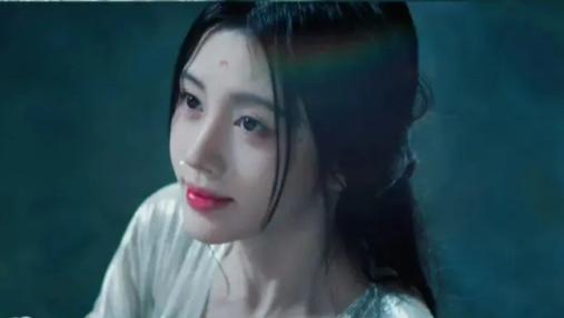 《月鳞绮纪》未播先火，郭敬明晒出原始帧，鞠婧祎、陈都灵太勾人了