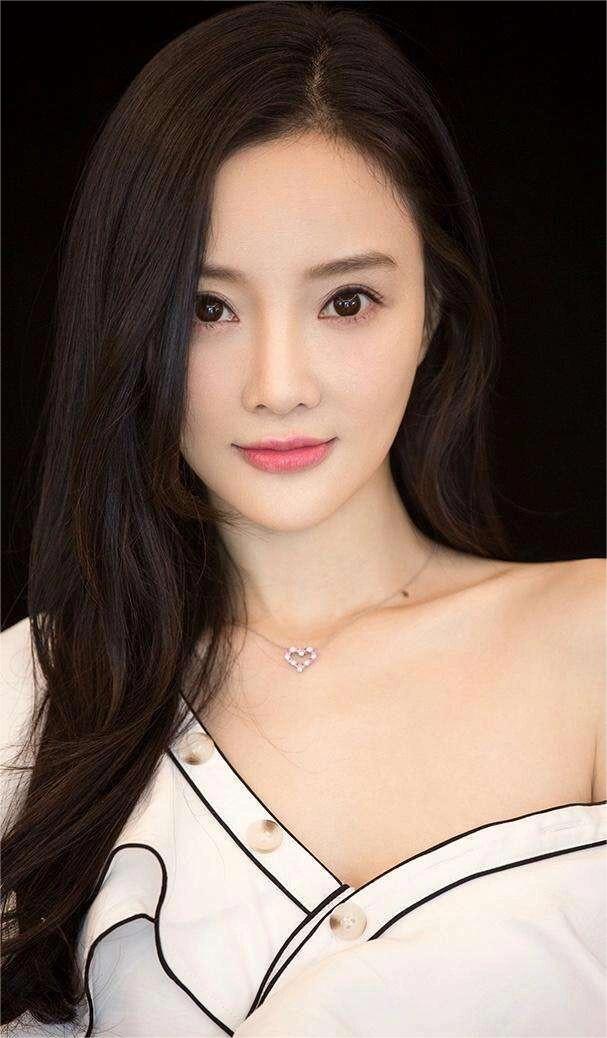 甜馨退网风波：少女勇气引关注