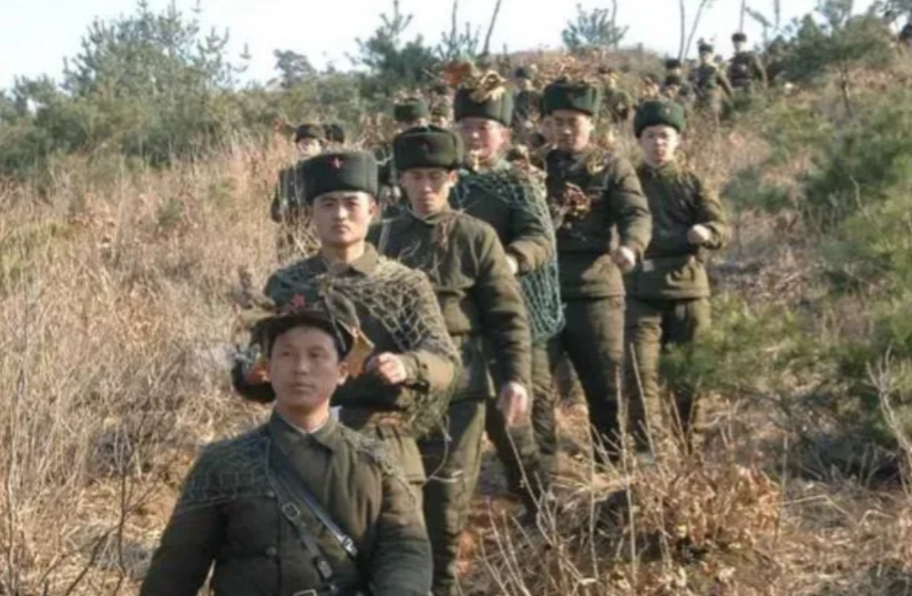 交火了！交火了！等待已久朝鲜士兵终于与乌克兰军队打上了，结果不用说乌克兰军队可能