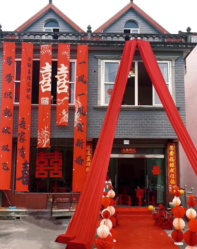 昨天和邻居聊天，她说她儿子结婚时，她们给儿子买不起房子，亲家怕她女儿嫁给她儿子受