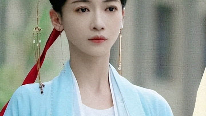 《春花焰》终于播了！吴谨言的复仇赛道，真是一骑绝尘，无人能及