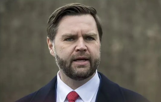 美副总统捅了“马蜂窝”！俄罗斯要求必须澄清！
美国副总统万斯接受《华尔街日报》采