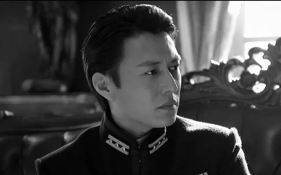 1941年底，李士群叫来唐生明说：“我晓得你是戴笠派来的卧底。”
唐生明说：“你
