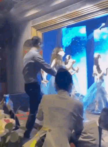 什么叫高端会所？
这个给出了标准答案。
无论是男人，还是女人，
相信都不会反感去