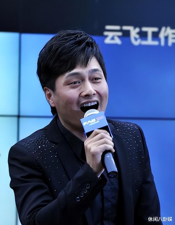 草根歌手云飞, 在6年前抛弃妻女, 现如今得到了报应