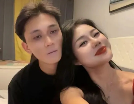 这是经历了啥！哈哈哈哈 [大笑][大笑][大笑][大笑][大笑]