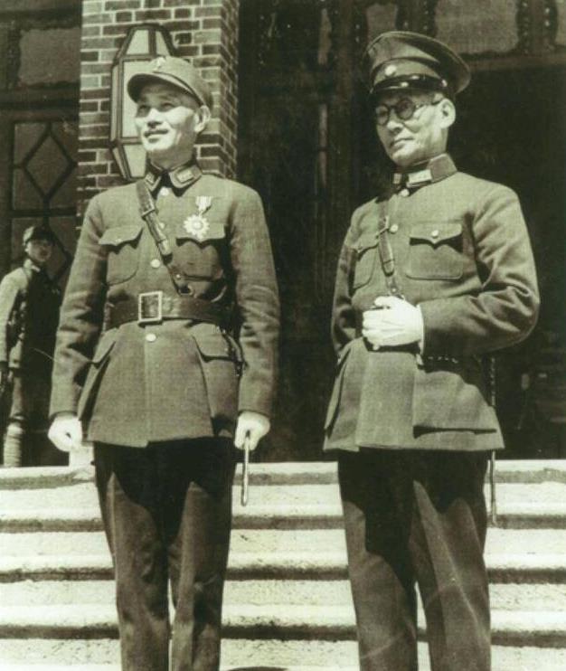 1947年，国民党上将龙云送女儿出国留学，刚到火车站，大队宪兵赶到，带队军官说：