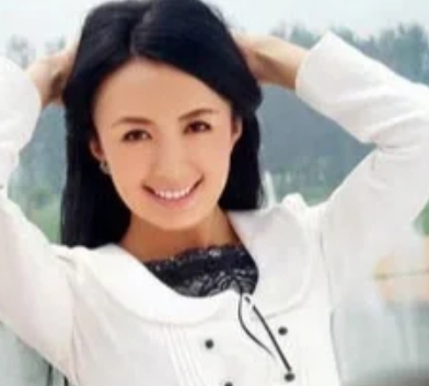 宋林静：舞动人生，爱情与事业的双重辉煌