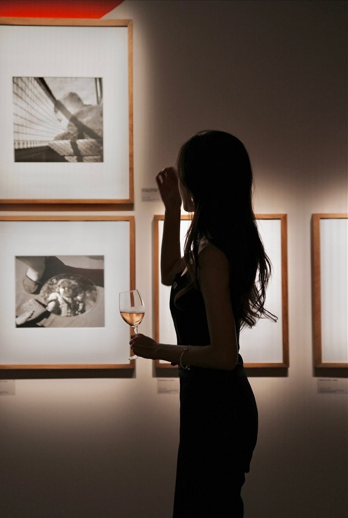 藏在超美教堂里的👉Fotografiska New York
源自斯德哥尔摩的