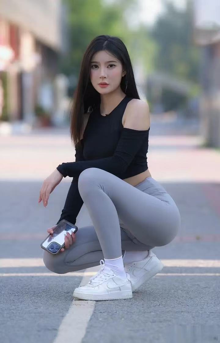 又和小姨子私底下偷偷勾搭在一起了哈哈哈哈