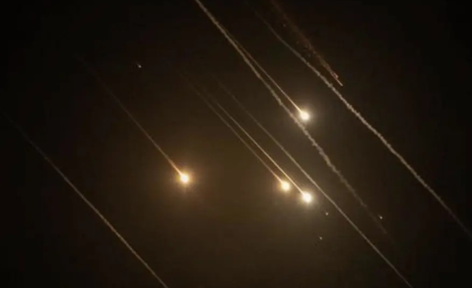 突发，伊朗和以色列互飚狠话。德黑兰宣称已经做好要回击以色列的任何报复，以色列则誓