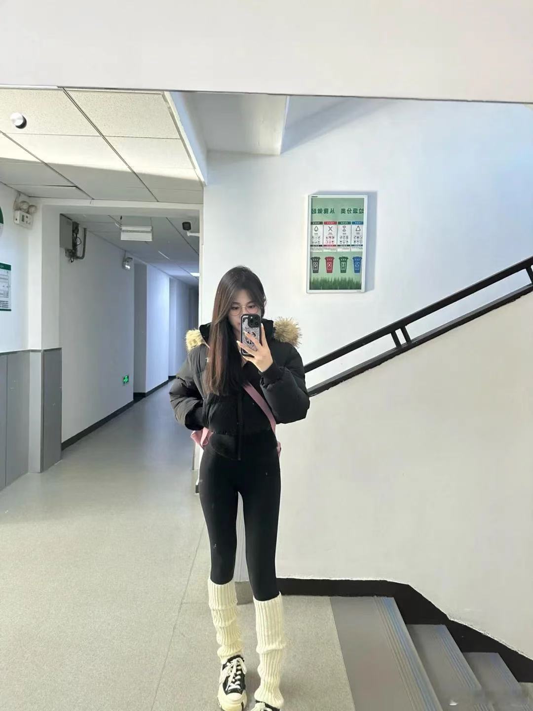 怎么也想不到后妈就比我大两岁哈哈哈哈哈