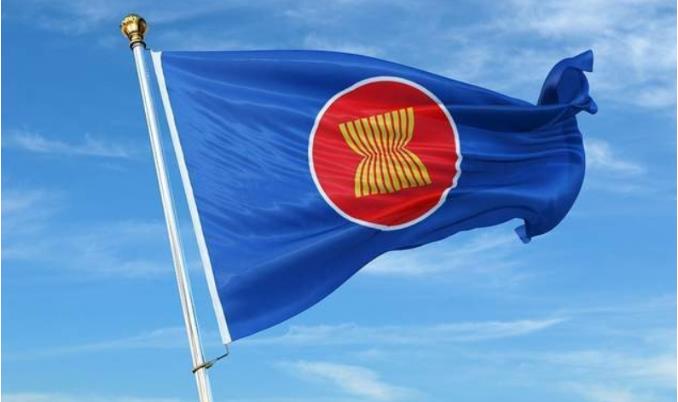 东盟9国将跟着澳大利亚在南海军演之际，我外长出访东南亚多国。澳大利亚准备在南海举