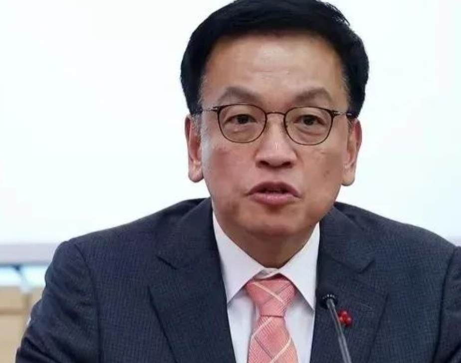 韩国代总统崔相穆发布新指令！

韩国政坛，好戏开场！代总统崔相穆出手了，这可不是
