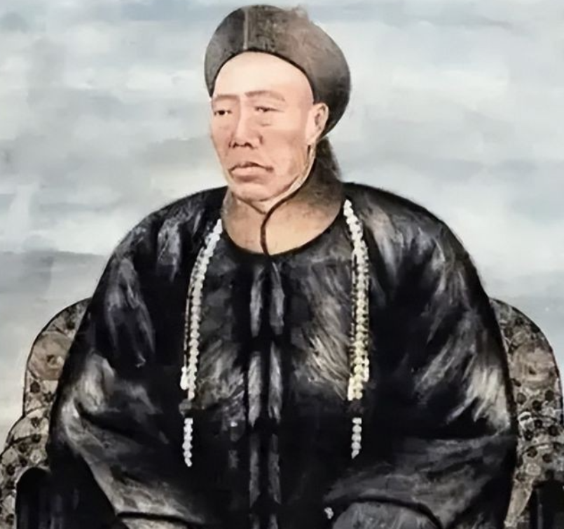 1908年慈禧太后去世，李莲英请求回老家养老。隆裕太后面色不善，心想：“你做了多
