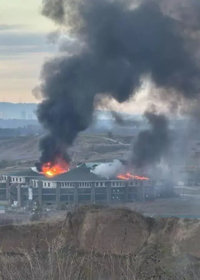 骚操作，乌克兰把车臣