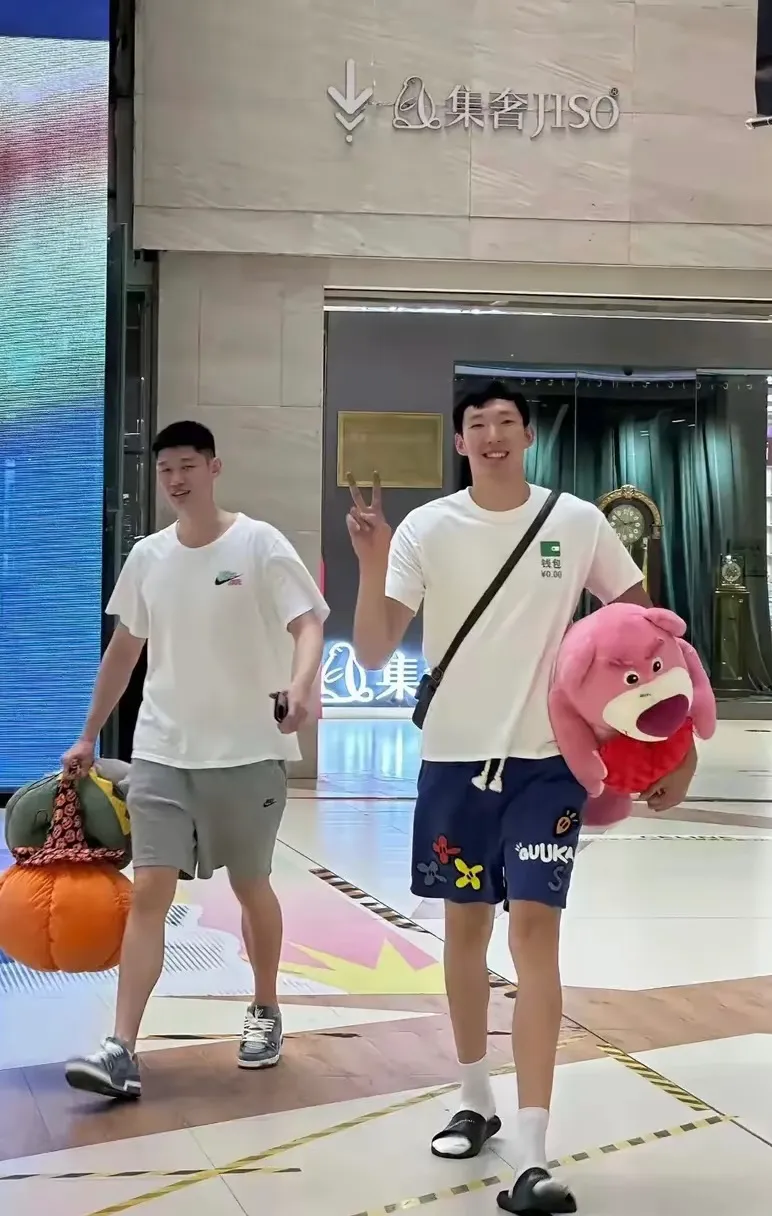 突发消息！如果周琦决定加盟北京首钢。不出意外！将会产生连锁反应有六:

1. 北