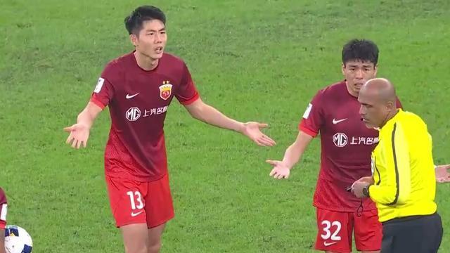 0-1！海港遭遇离奇红牌”，疑似重大误判，全场被光州队压着打