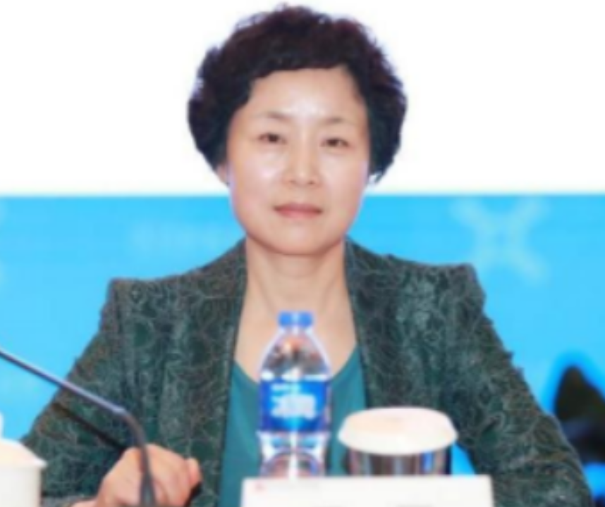2019年，青海银行行长王丽被抓，搜查出的赃款、赃物，让常年抓贪官的警察都目瞪口