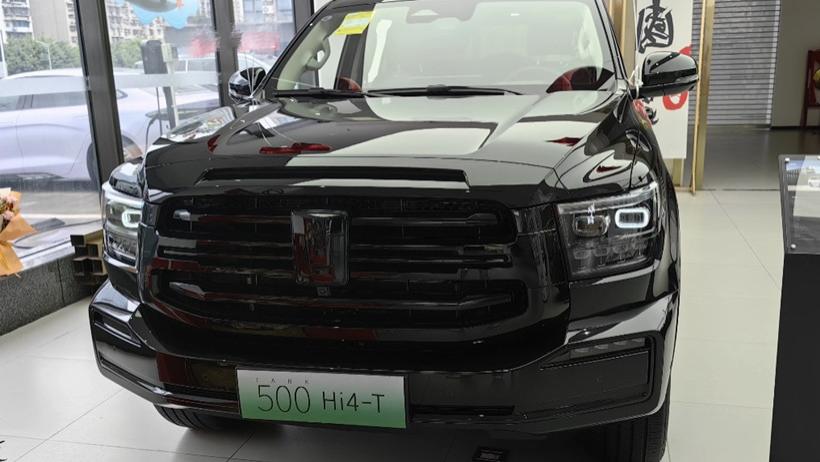 坦克500 Hi4-T新版本车型到店，“黑武士”造型很拉风，即将上市