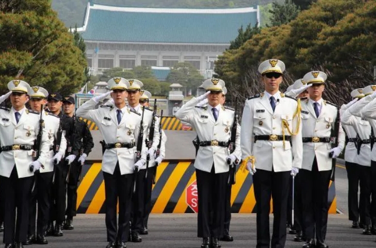 不敲开尹锡悦坚硬乌龟壳，逮捕令延期成功也是一场空？

1月7日下午，据韩国高级公